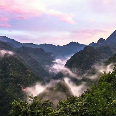 Wudangshan Tianle Hotel 十堰 外观 照片
